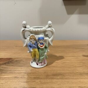 This Is A Vintage Porcelain Figural Spill Vase‎ Staffordshire Piece , Japan Rare